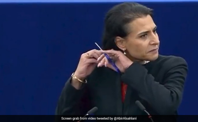 Swedish Euro MP Cuts Hair To Support Iran's Anti-Hijab Protests
