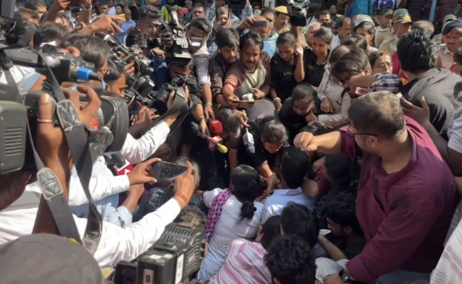 Video: Kolkata Cops Drag Away Candidates During Protest Over Teaching Jobs
