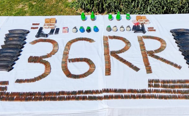 जम्मू कश्मीरः गुरेज सेक्टर से भारी मात्रा में हथियार और गोला-बारूद बरामद