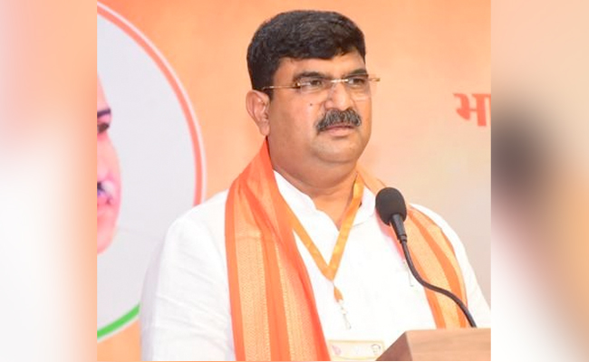 UP Minister's Plan So Madrassa Students Can Join "IAS", Not Be "Maulvis"