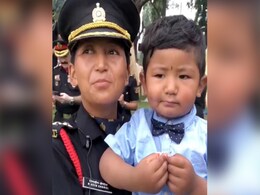 दिवंगत पति का सपना पूरा कर पत्नी बनी Army Officer, बेटे को गोद में लेकर कही दिल छू लेने वाली बात दिवंगत पति का सपना पूरा कर पत्नी बनी Army Officer, बेटे को गोद में लेकर कही दिल छू लेने वाली बात