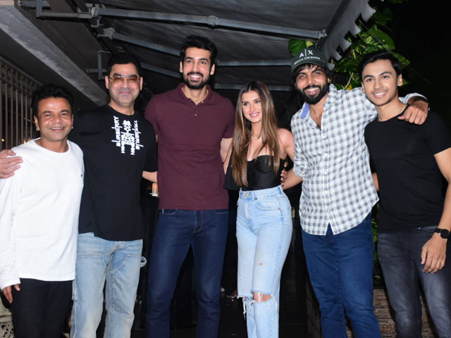 Tara Sutaria And Team <i>Apurva</i> Clicked At Special Get-Together In The City