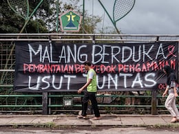 Indonesia Task Force Wants FA Chief To Resign Over Stadium Stampede Indonesia Task Force Wants FA Chief To Resign Over Stadium Stampede