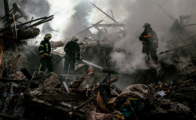 Russia ने Ukraine के 40 शहरों पर दागीं मिसाइलें...तीसरे विश्व युद्ध की दी धमकी