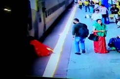 Video: Woman Falls Into Gap Between Moving Train And Platform In Bihar Video: Woman Falls Into Gap Between Moving Train And Platform In Bihar