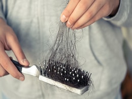 इन 5 आदतों को छोड़कर बालों का झड़ते रहना रोक सकती हैं आप, नहीं होगी फिर Hair Fall की दिक्कत  इन 5 आदतों को छोड़कर बालों का झड़ते रहना रोक सकती हैं आप, नहीं होगी फिर Hair Fall की दिक्कत