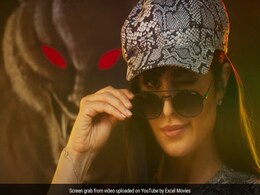 Vicky Kaushal Hilariously Reviews Katrina Kaif's <i>Phone Bhoot</i> Trailer Vicky Kaushal Hilariously Reviews Katrina Kaif's <i>Phone Bhoot</i> Trailer