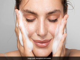 चेहरा छूने पर लगता है जैसे जमी है गंदगी तो ये टिप्स आएंगे आपके काम, क्लीन दिखने लगेगी स्किन  चेहरा छूने पर लगता है जैसे जमी है गंदगी तो ये टिप्स आएंगे आपके काम, क्लीन दिखने लगेगी स्किन