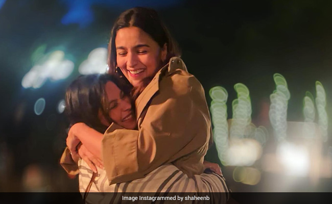 Mom-To-Be Alia Bhatt Enjoys Chaat With Sister Shaheen: "Best Day," She Writes