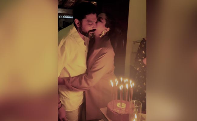 Inside Karan Boolani's Birthday Celebrations With Wife Rhea Kapoor And Friends