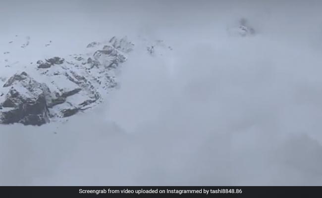 Video: Huge Avalanche Hits Nepal's Manaslu Base Camp
