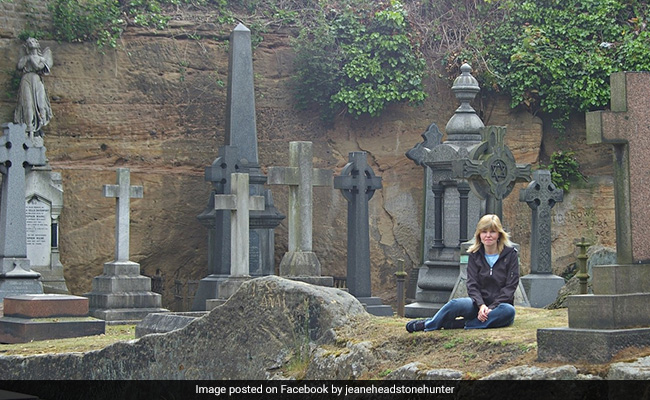 "Fascinated By Death": This British Woman Has Crashed 200 Funerals