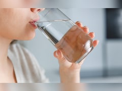 सर्दियों मे आप भी पी रहे हैं कम पानी तो हो जाएं सावधान! कम पानी पीने के नुकसान, पानी पीने का सही तरीका, कौन सा पानी पीना फायदेमंद Recipe