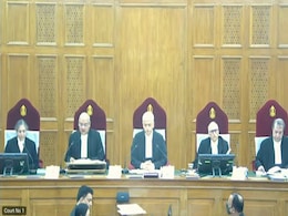 सवर्ण गरीबों को 10 प्रतिशत आरक्षण पर सुप्रीम कोर्ट की मुहर सवर्ण गरीबों को 10 प्रतिशत आरक्षण पर सुप्रीम कोर्ट की मुहर