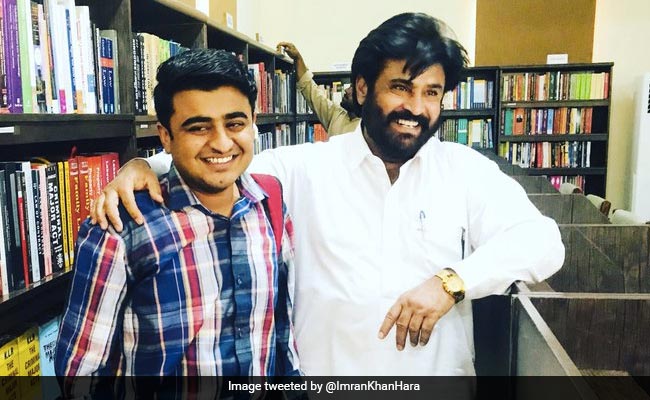 पाकिस्तान में रहता है ‘रजनीकांत का हमशक्ल’, वायरल हुईं तस्वीरें, देखकर आप भी खा जाएंगे धोखा