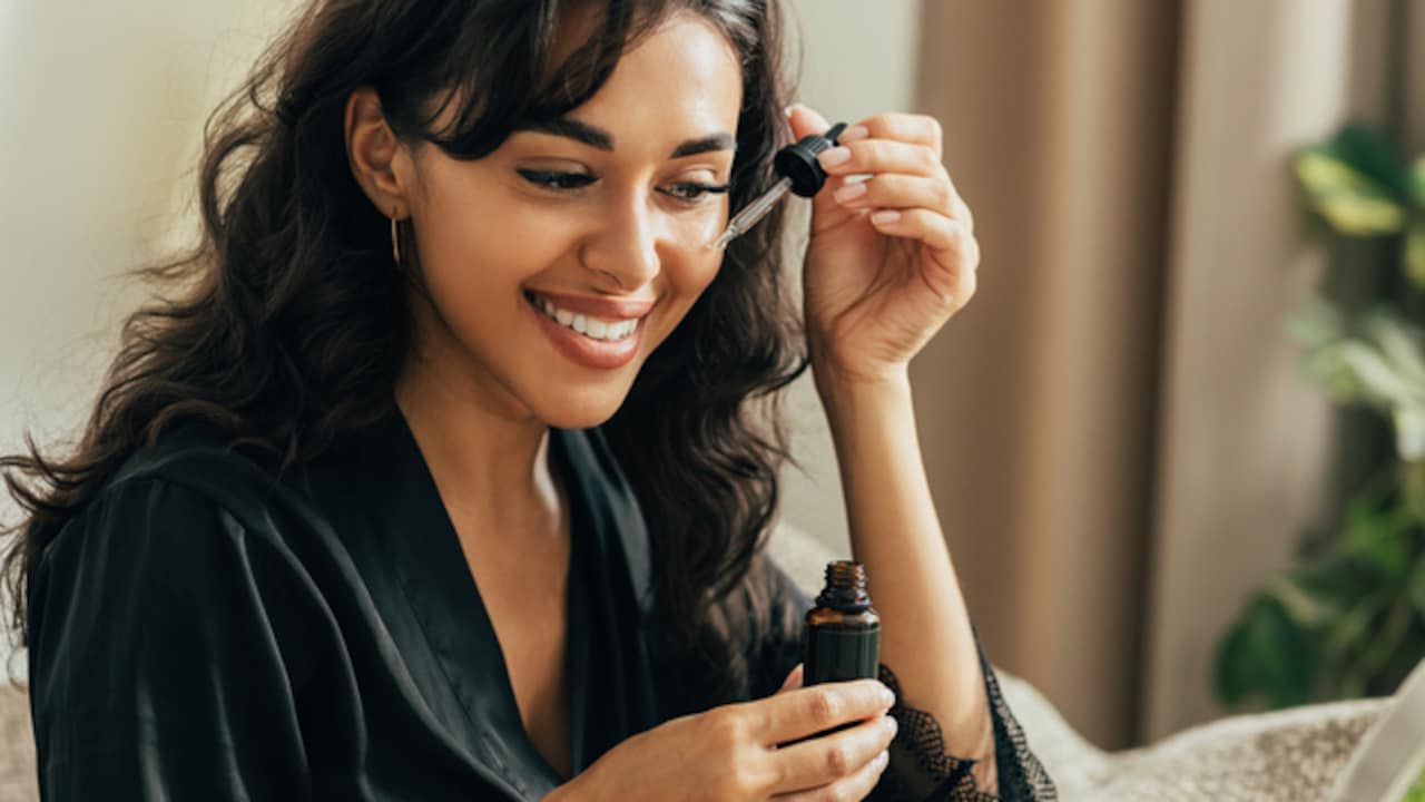 Get Top Ayurvedic Kumkumadi Oils That Will Give Your Skin A Boost