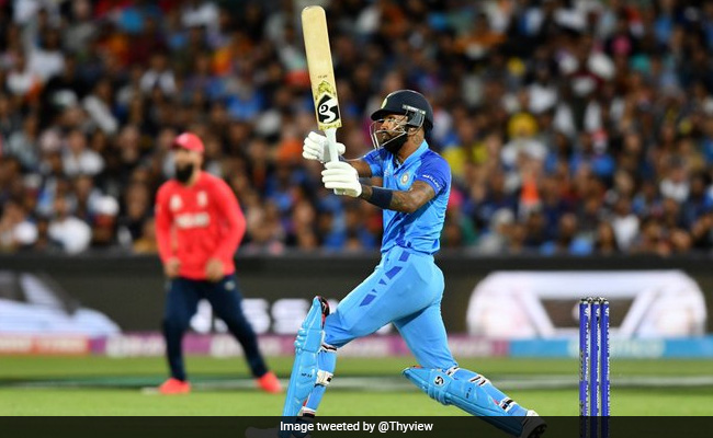 कुंग-फू ने दिल जीता, विराट का ''किंग प्रदर्शन'', सोशल मीडिया पर वायरल हो रहे हैं दोनों खिलाड़ी