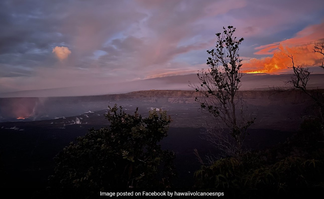 Eruption Of Hawaii's Mauna Loa Creates Rare Event With Neighbouring Volcano