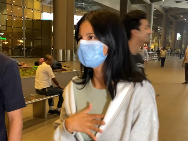 Suhana Khan's Airport Diaries