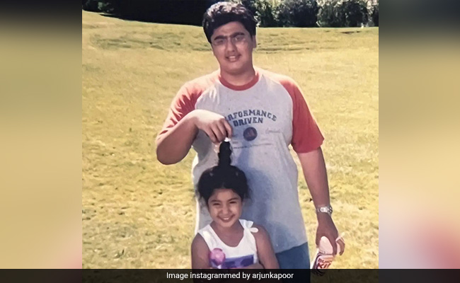 On <i>Mili</i> Release Day, Here's What Arjun, Khushi Kapoor Posted For Sister Janhvi