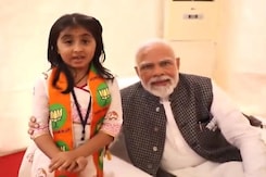 7-Year-Old Girl's 'Special Poem' For PM In Gujarat 7-Year-Old Girl's 'Special Poem' For PM In Gujarat