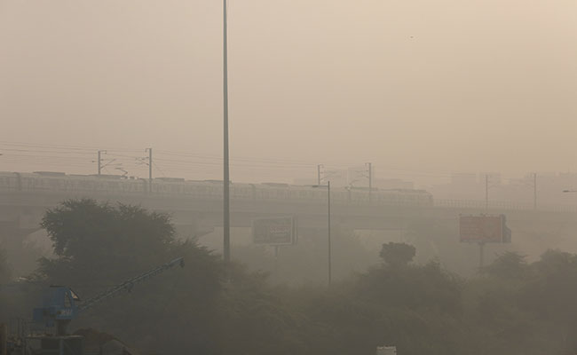 Choking, Burning Eyes: Delhi Air Quality "Severe" For 2nd Consecutive Day