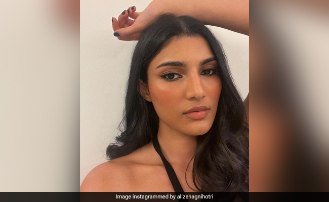 PHOTOS: जामताड़ा के डायरेक्टर के साथ बॉलीवुड डेब्यू करेंगी सलमान खान की भांजी अलीजेह, अदाएं देख खो देंगे होश