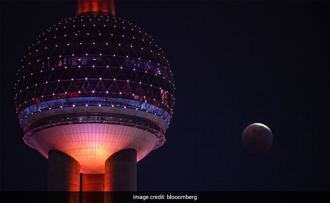 China Plans To Build Nuclear-Powered Moon Base In 6 Years