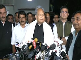 "गद्दार" टिप्पणी विवाद के बाद एक साथ प्रेस कॉन्फ्रेंस करने आए राजस्थान सीएम अशोक गहलोत और सचिन पायलट "गद्दार" टिप्पणी विवाद के बाद एक साथ प्रेस कॉन्फ्रेंस करने आए राजस्थान सीएम अशोक गहलोत और सचिन पायलट