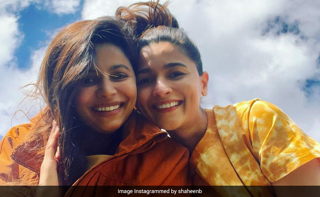 Nothing, Just A Pic Of New Mom Alia Bhatt With Sister Shaheen