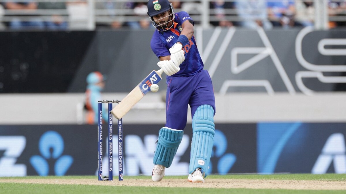 India vs New Zealand LIVE Score, 3rd ODI: Rishabh Pant Fails Again, India Three Down vs New Zealand