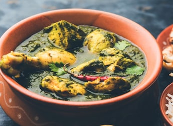 Winter Special: How To Make Palak Chicken For A Delicious Winter Meal Winter Special: How To Make Palak Chicken For A Delicious Winter Meal