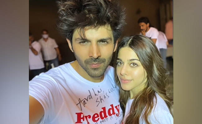 Kartik Aaryan Wishes <i>Freddy</i> Co-Star Alaya F On Her 25th Birthday. See Post
