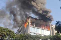 Massive Fire Breaks Out At Restaurant In Pune's Lulla Nagar Massive Fire Breaks Out At Restaurant In Pune's Lulla Nagar