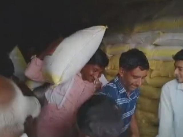 Protest For Fertiliser Ends In Loot, Madhya Pradesh Congress MLA Charged