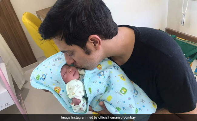 Man Quits Job To Spend Time With Newborn, Calls It "Promotion To Fatherhood"