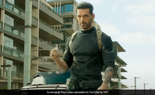 John Abraham Was "Our First And Only Choice": <i>Pathaan</I> Director Siddharth Anand