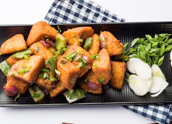 Unique Idli Recipes: 2 Ways To Make Fried Idli For Weekend Indulgence Unique Idli Recipes: 2 Ways To Make Fried Idli For Weekend Indulgence