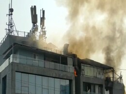 पुणे की 7 मंजिला इमारत में भीषण आग, दमकल विभाग ने आग पर पाया काबू पुणे की 7 मंजिला इमारत में भीषण आग, दमकल विभाग ने आग पर पाया काबू