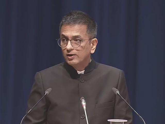 "लोगों तक पहुंचे कोर्ट, ना कि..." : संविधान दिवस समारोह में बोले CJI डीवाई चंद्रचूड़
