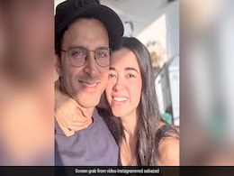 ऋतिक रोशन ने गर्लफ्रेंड सबा आजाद और बच्चों के साथ इस अंदाज में मनाया नए साल का जश्न, अब वीडियो हो रहा है वायरल ऋतिक रोशन ने गर्लफ्रेंड सबा आजाद और बच्चों के साथ इस अंदाज में मनाया नए साल का जश्न, अब वीडियो हो रहा है वायरल