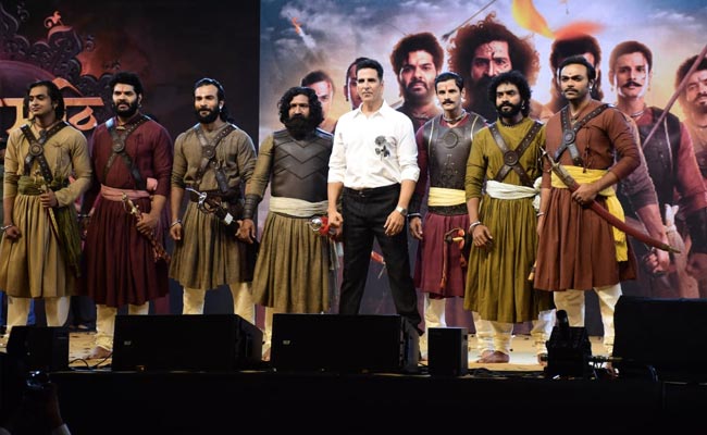 Akshay Kumar To Make His Marathi Debut With <i>Vedat Marathe Veer Daudale Saat</i>: "It's A Big Responsibility"