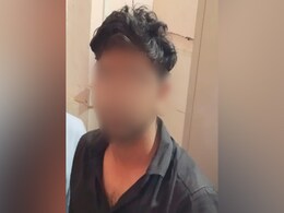 ग्रेटर नोएडा: गौर सिटी मॉल में सिक्योरिटी गार्ड के साथ दबंग ने की मारपीट, पुलिस ने जेल भेजा ग्रेटर नोएडा: गौर सिटी मॉल में सिक्योरिटी गार्ड के साथ दबंग ने की मारपीट, पुलिस ने जेल भेजा