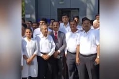 Gujarat Judge Won't Be Moved Out, Lawyers Had Protested Against Transfer Gujarat Judge Won't Be Moved Out, Lawyers Had Protested Against Transfer