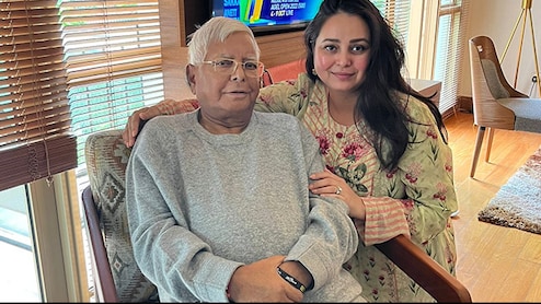 लालू को किडनी देने वाली बेटी क्यों हुईं बागी? RJD के सभी सोशल अकाउंट किया अनफॉलो