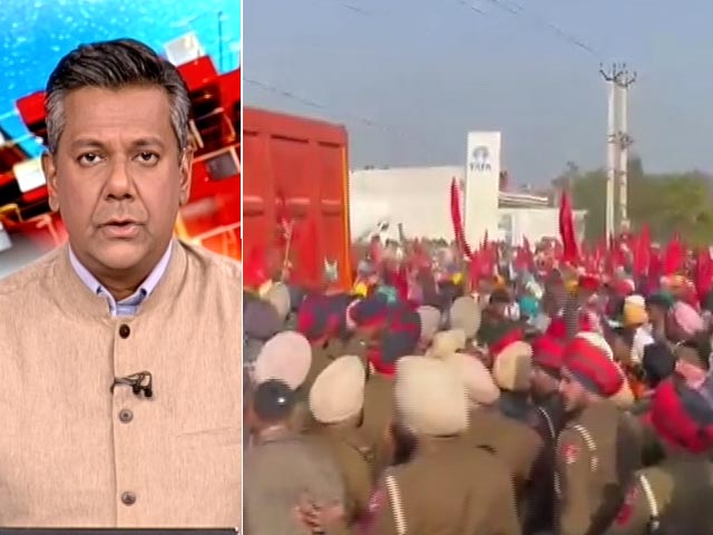 Farm Workers, Trade Unions Protest Outside Bhagwant Mann's Home