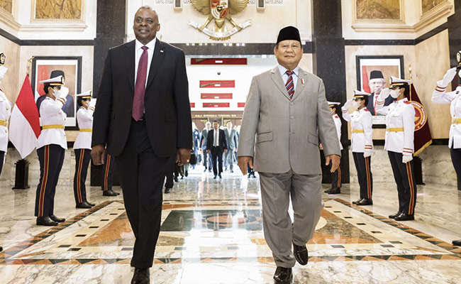 US Defence Chief Meets Chinese Counterpart In Cambodia