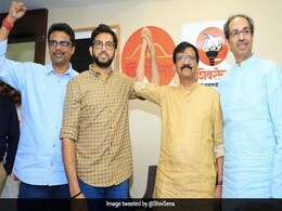 Sanjay Raut Meets Uddhav Thackeray Day after Release From Jail In Mumbai Sanjay Raut Meets Uddhav Thackeray Day after Release From Jail In Mumbai