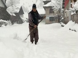 Watch: Highways Closed, Villages Cut Off After Heavy Snowfall In Kashmir Watch: Highways Closed, Villages Cut Off After Heavy Snowfall In Kashmir
