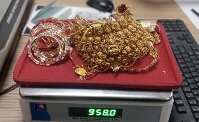 Gold Jewellery Worth Over Rs 94 Lakh Seized At Delhi Airport